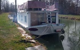 Bateau houseboat camille